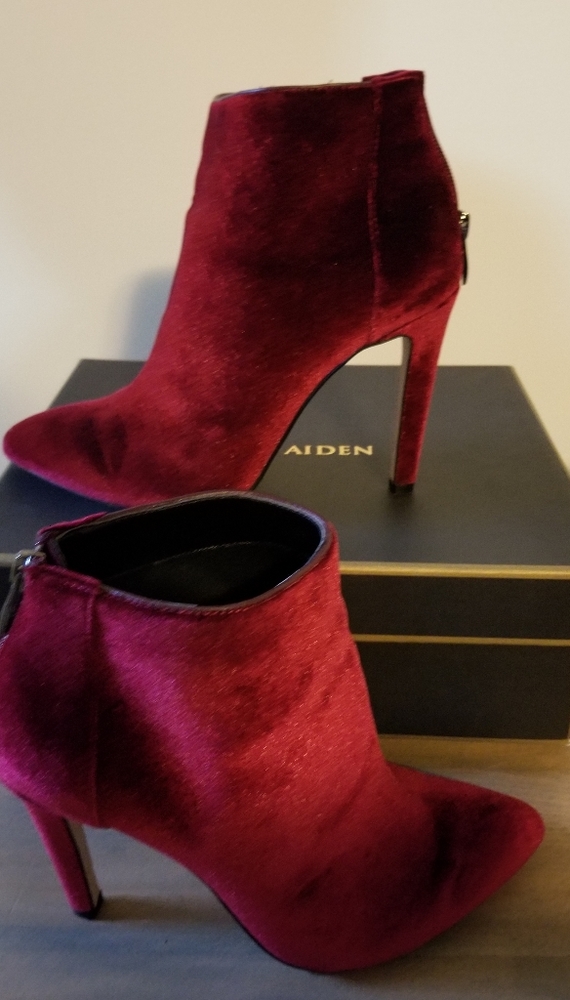 Ava & Aiden Melyssa Booties Size 8.5
